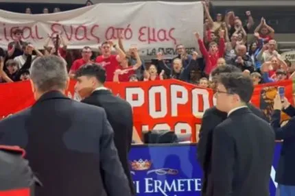 Δημήτρης Πρίφτης: Το πανό των φιλάθλων της Ρέτζιο Εμίλια για τον Έλληνα προπονητη