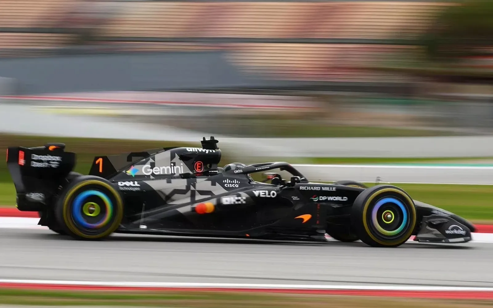 F1 Shakedown Βαρκελώνης 3η μέρα: Επίδειξη δύναμης από τη Mercedes και ντεμπούτο για τη McLaren