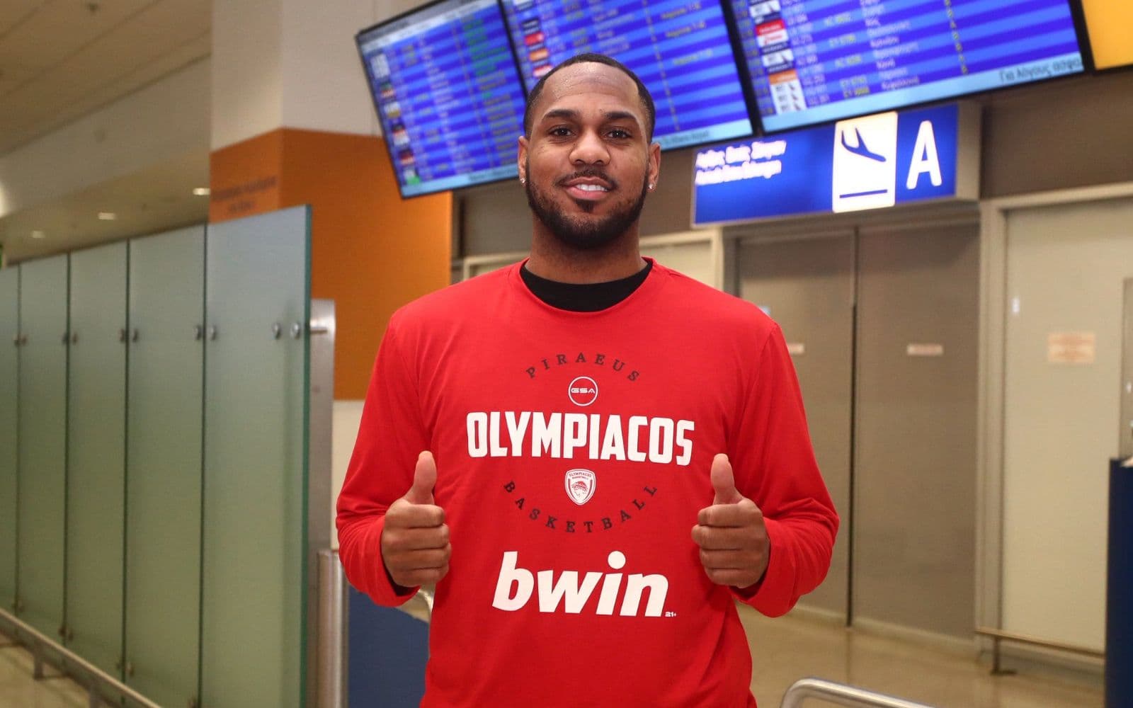 Ολυμπιακός: Έφτασε στην Ελλάδα ο Μόντε Μόρις