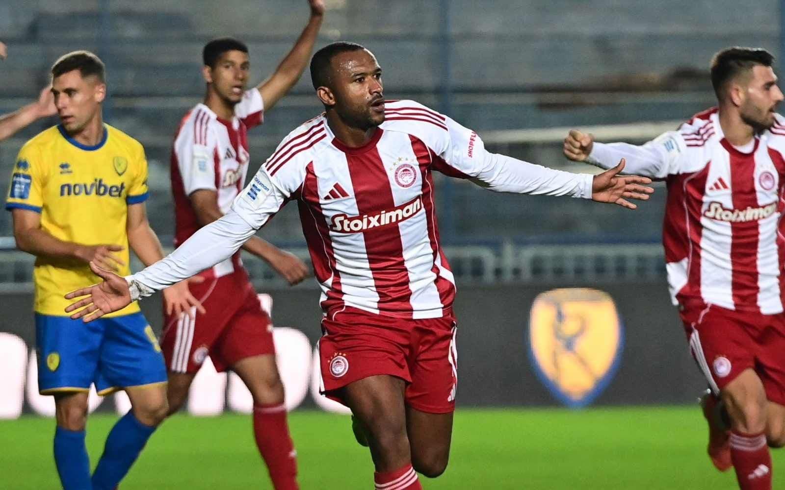 Football Meets Data: "Ολυμπιακός κοντά στον τίτλο, Παναθηναϊκός νοκ άουτ"