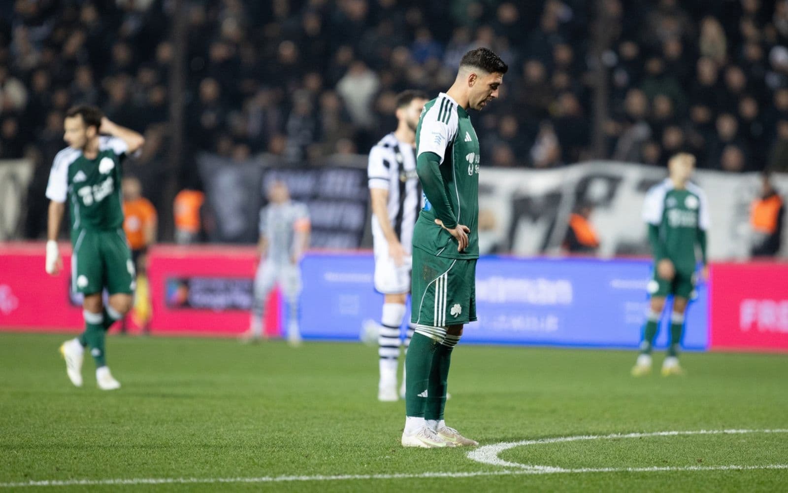 Παναθηναϊκός: Μια ομάδα φάντασμα που λερώνει την ιστορία της