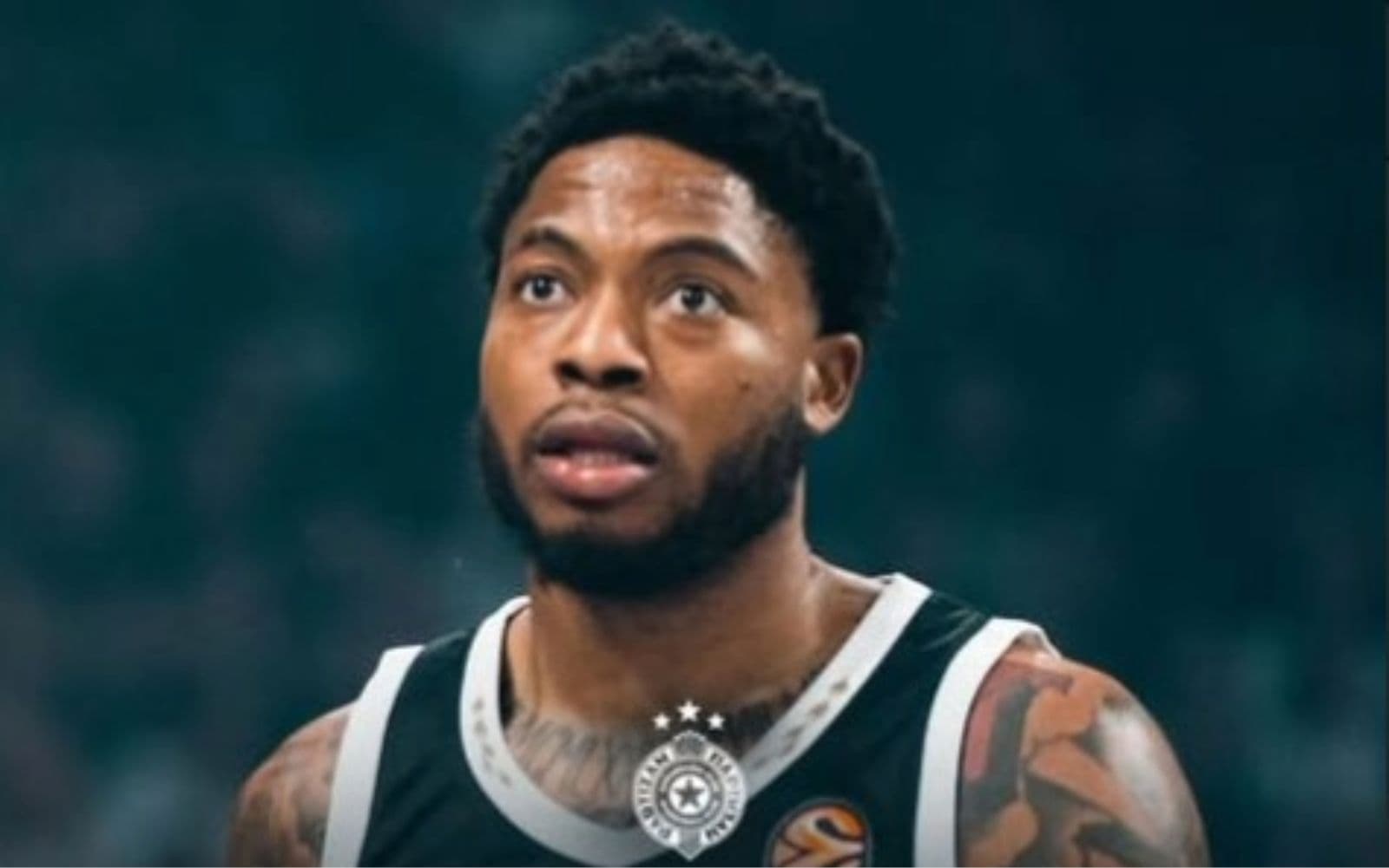 Το «δώρο» του Άη Βασίλη: Ο Ολυμπιακός προανήγγειλε τον Ταϊρίκ Τζόουνς