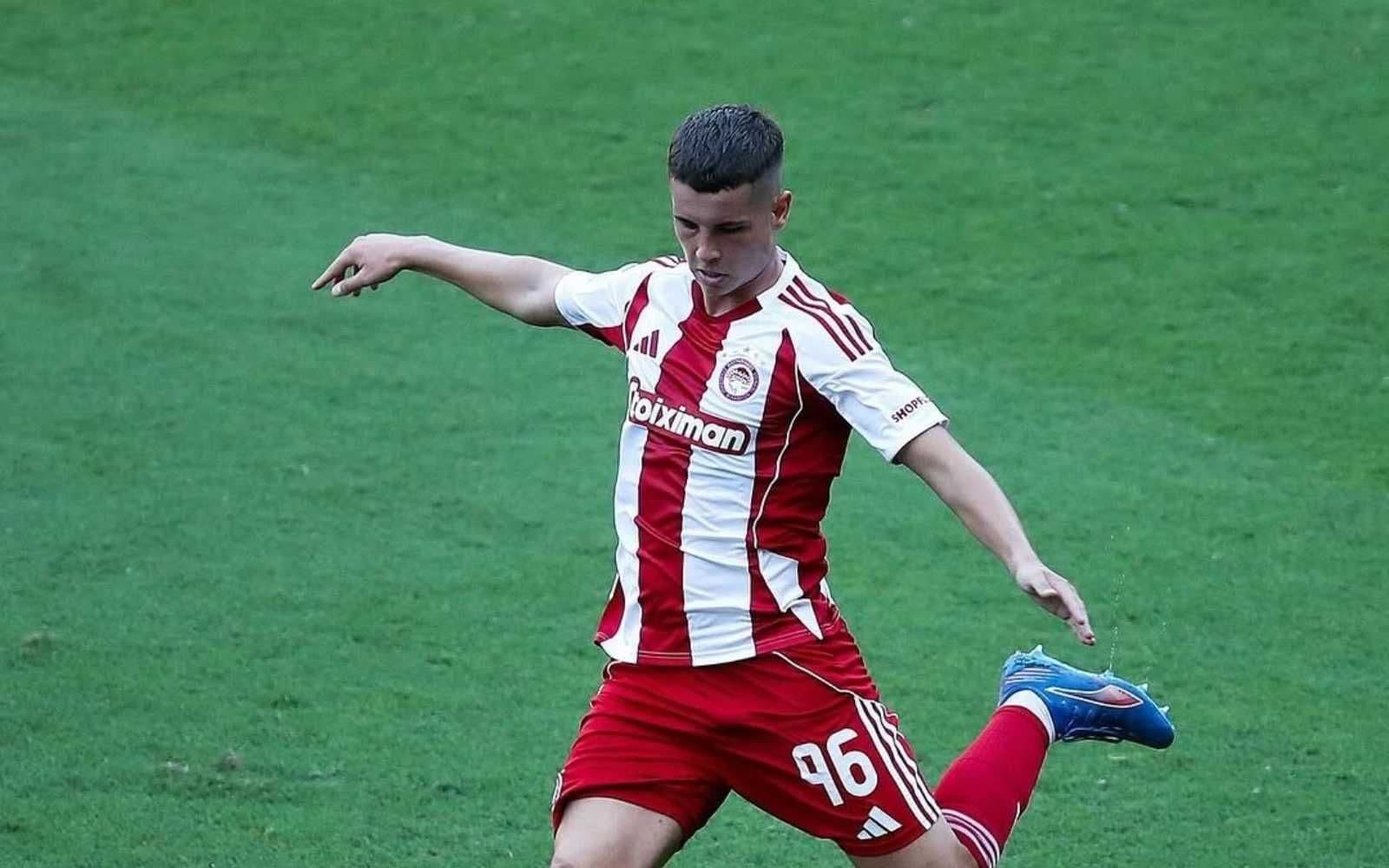 Λουίς Κάμπος σε Μουζακίτη: «Σε παρακολουθούμε»