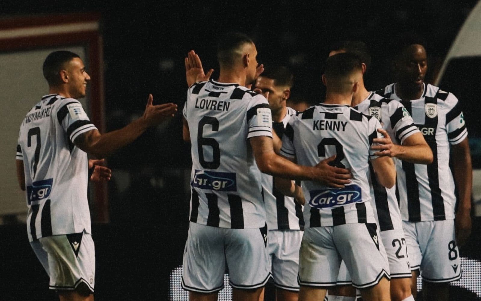 ΠΑΟΚ: Αποθέωση των παικτών του Δικεφάλου από τους φιλάθλους